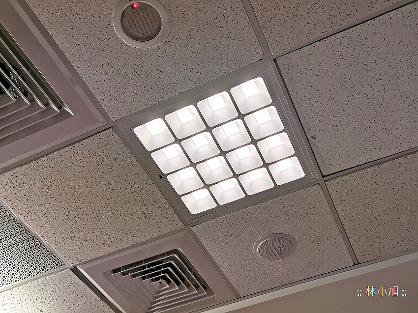 用「光」就可以上網？昕諾飛推出全新 LiFi 光通訊技術燈具讓你開燈就能連網