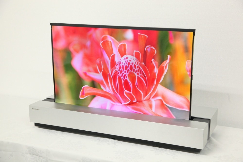 夏普攜手NHK打造30吋、4K解析度的螢幕可捲曲收納電視